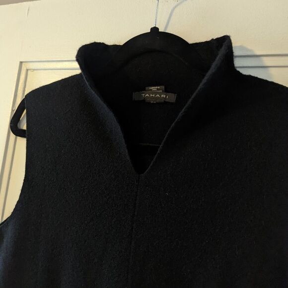 NWOT Tahari sleeveless sweater - Picture 4 of 9